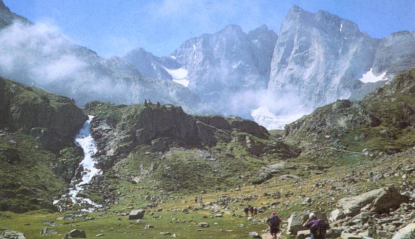 Vignemale ( 3298 metres ) in the Pyrenees