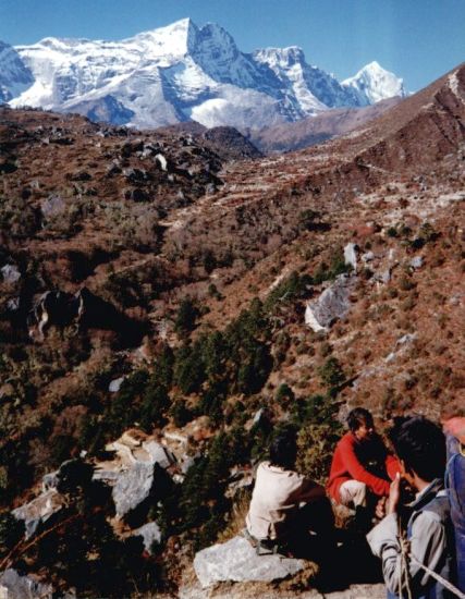 Mount Kwandi Ri on return to Namche Bazaar