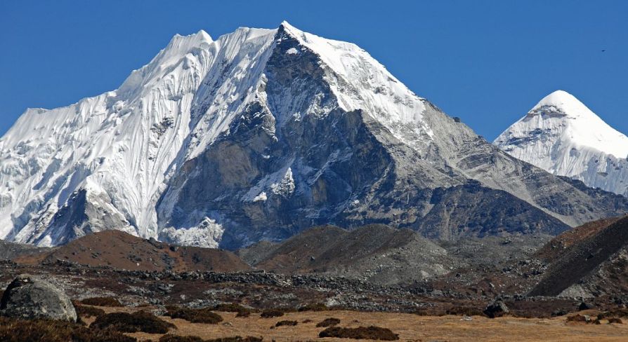 Chukung Valley: Island Peak ( Imja Tse )