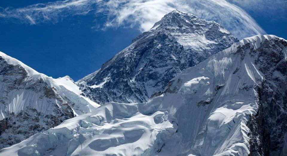 Mount Everest from Kallar Pattar