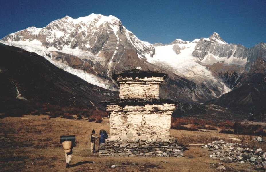 Chorten ( Buddhist Shrine ) on approach to Samigaon