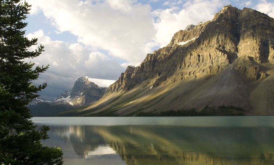 Bow Lake in Banff National Park, Alberta, Canada