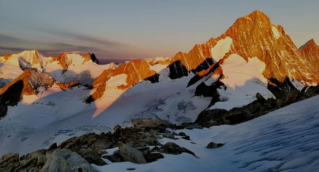 Sunrise on East Face of the Finsteraarhorn ( 4274m )