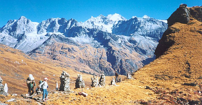 Panggen Dopku / Ponggen Dopku on descent from Ganja La