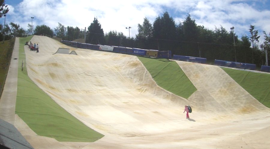 Bearsden Ski Club - Dry Ski Slopes