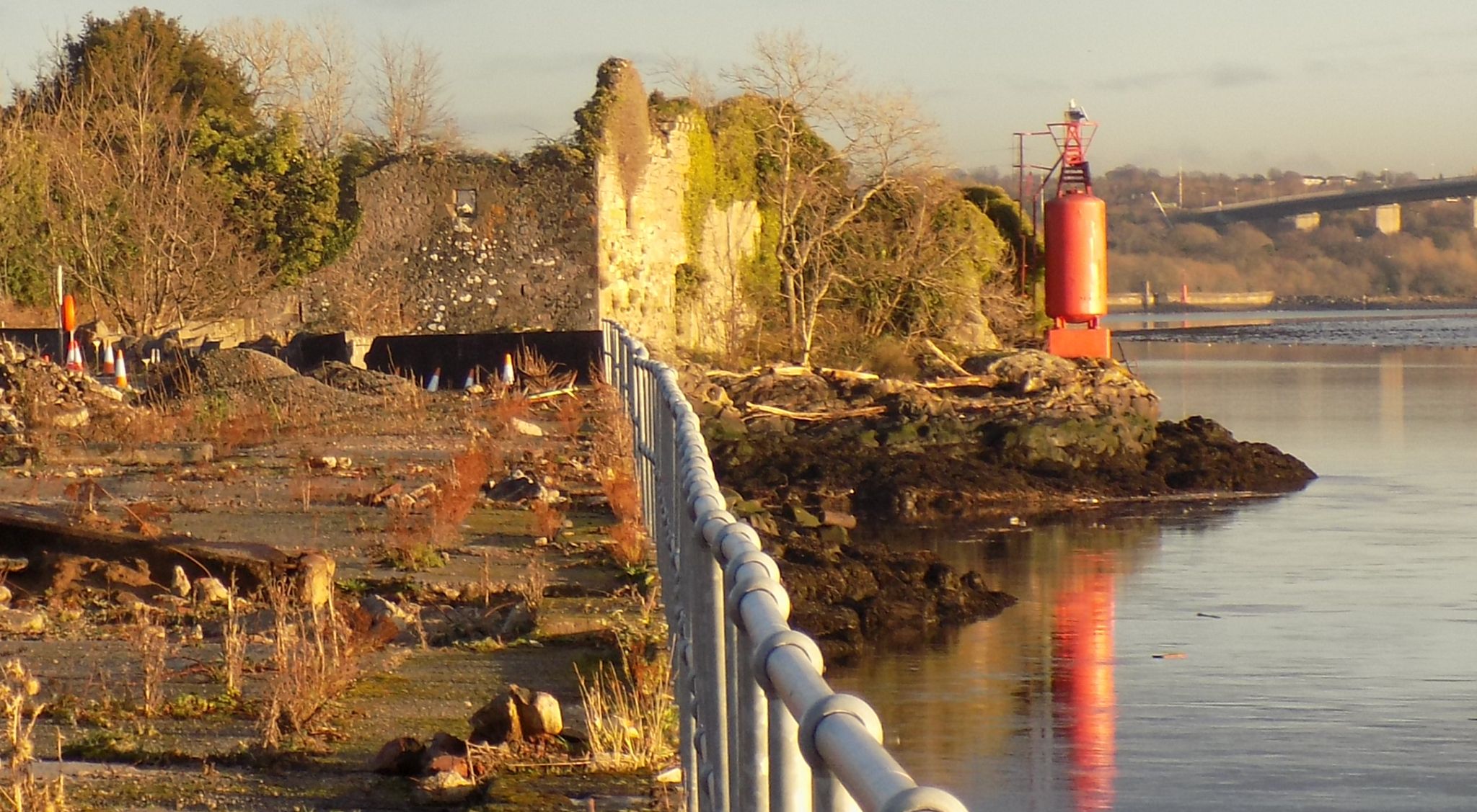 Dunglass Castle and the Dunglass Light beacon