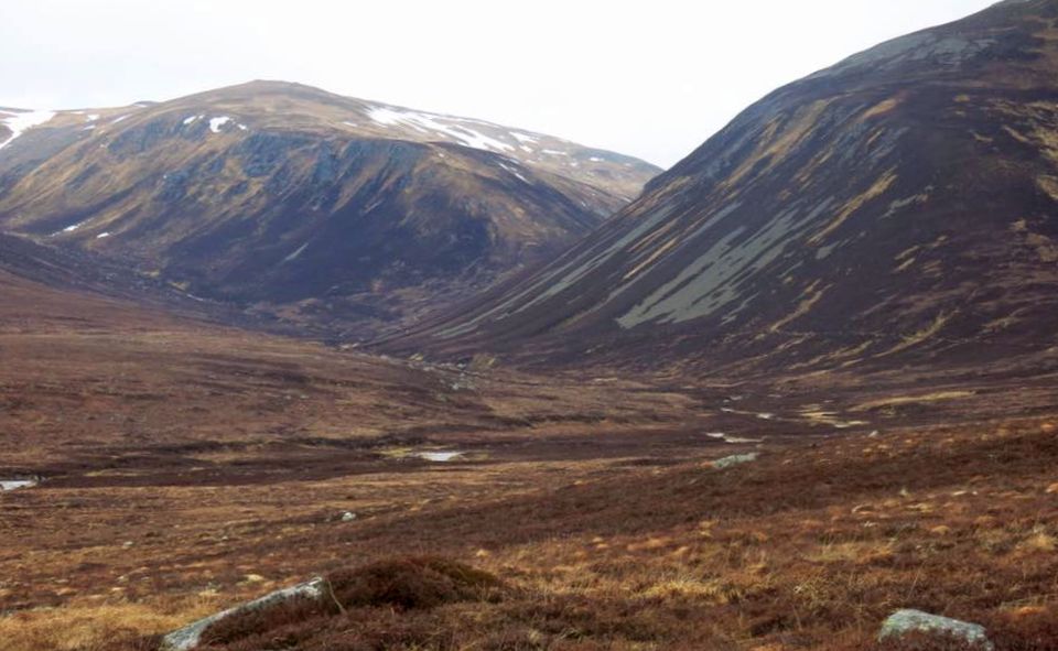 Approach to Beinn a Bhuird