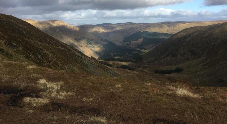 Driesh ( 947m ) and Mayar ( 928m ) above Glen Cova