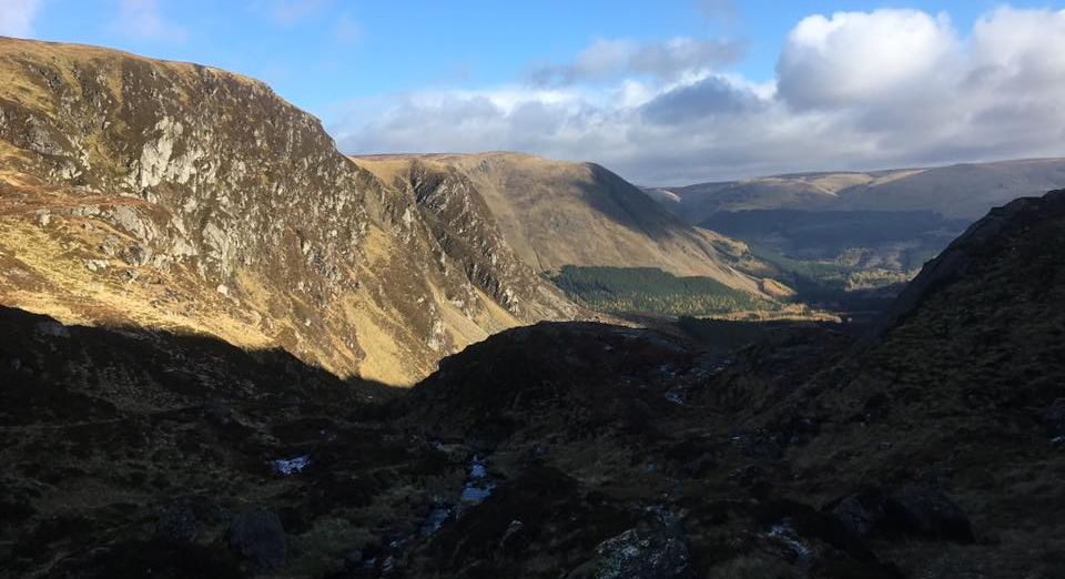 Driesh ( 947m ) and Mayar ( 928m ) above Glen Cova