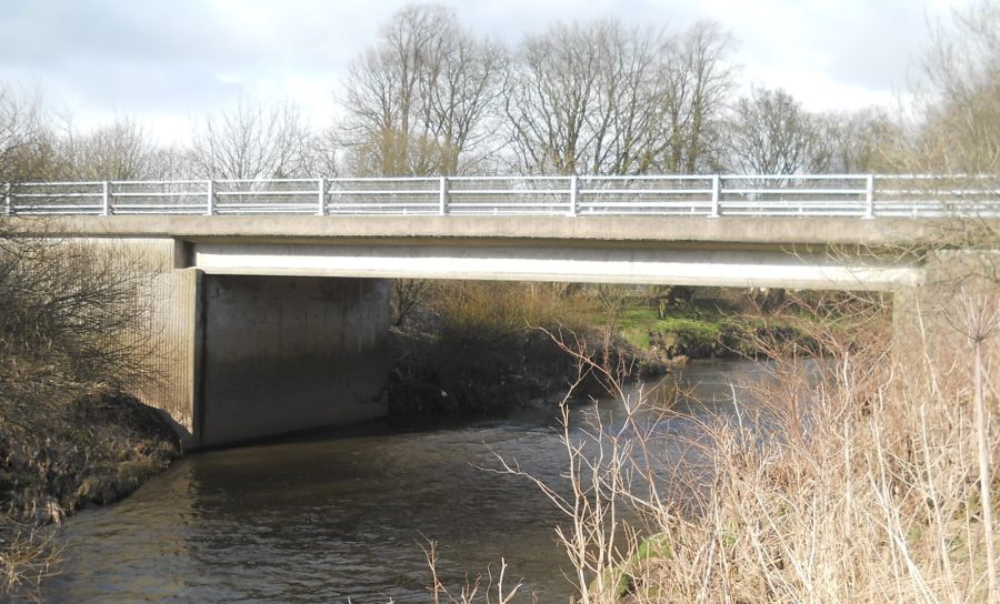 Road bridge over the River Kelvin