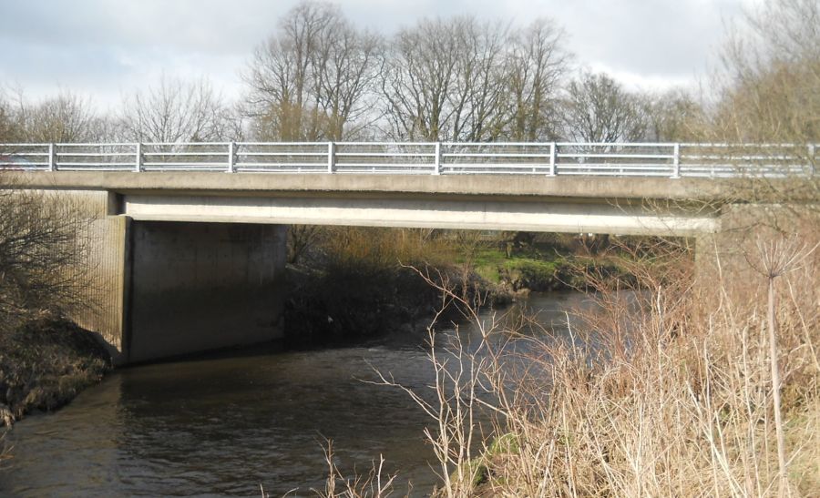 Road bridge over the River Kelvin