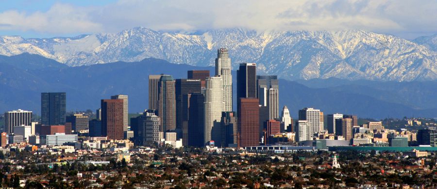 Los Angeles beneath the Sierra Nevada in California State of USA